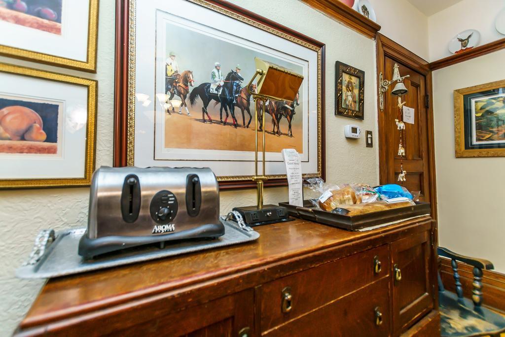 Elliott House Bed & Breakfast 토론토 외부 사진